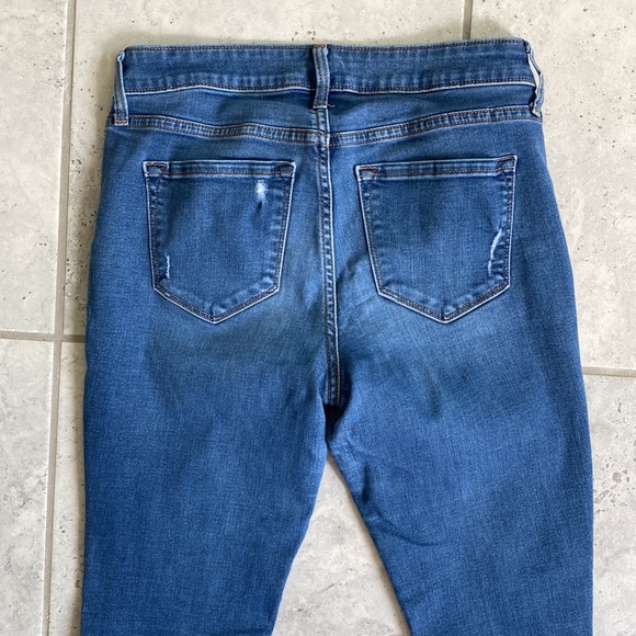 Old Navy Rockstar Jeans - Picture 8 of 8